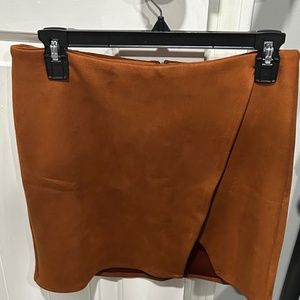 SK 27 NWT Lanston Faux Suede Rust Skirt